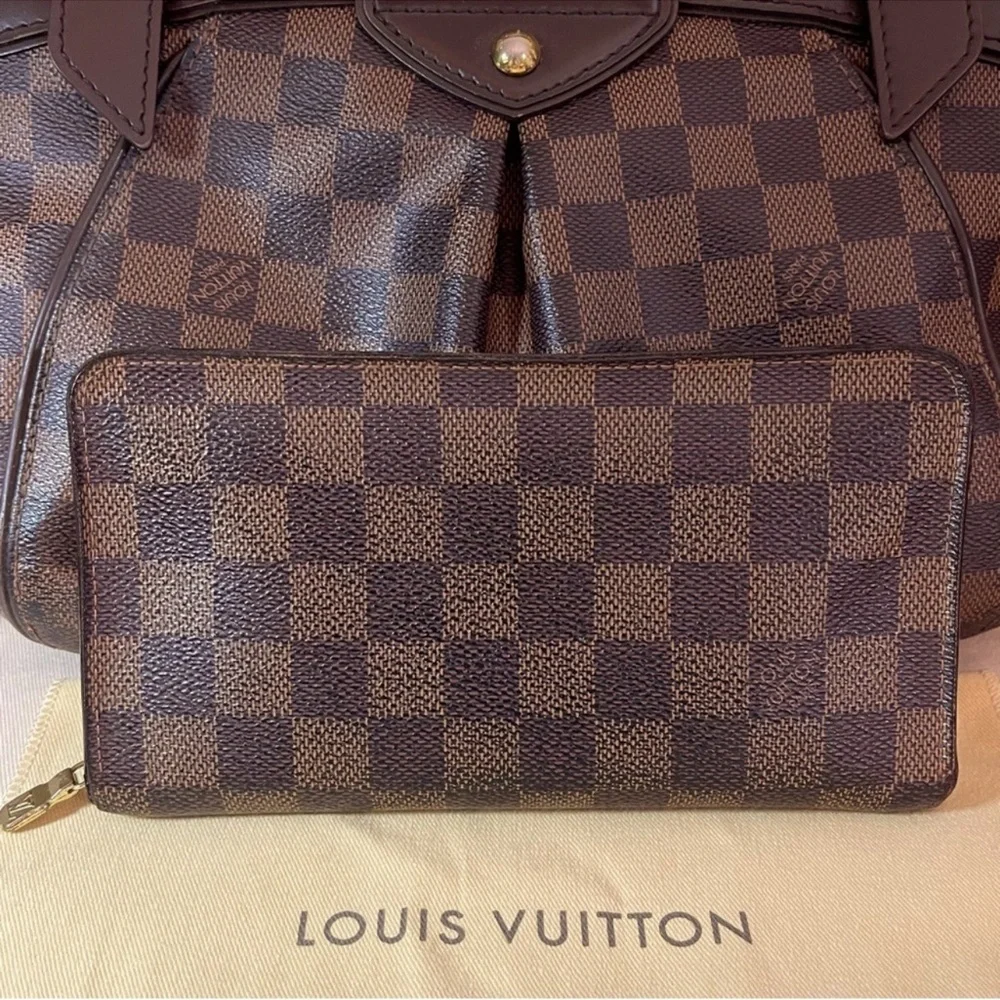 Louis Vuitton Damier Ebene Zippy Wallet